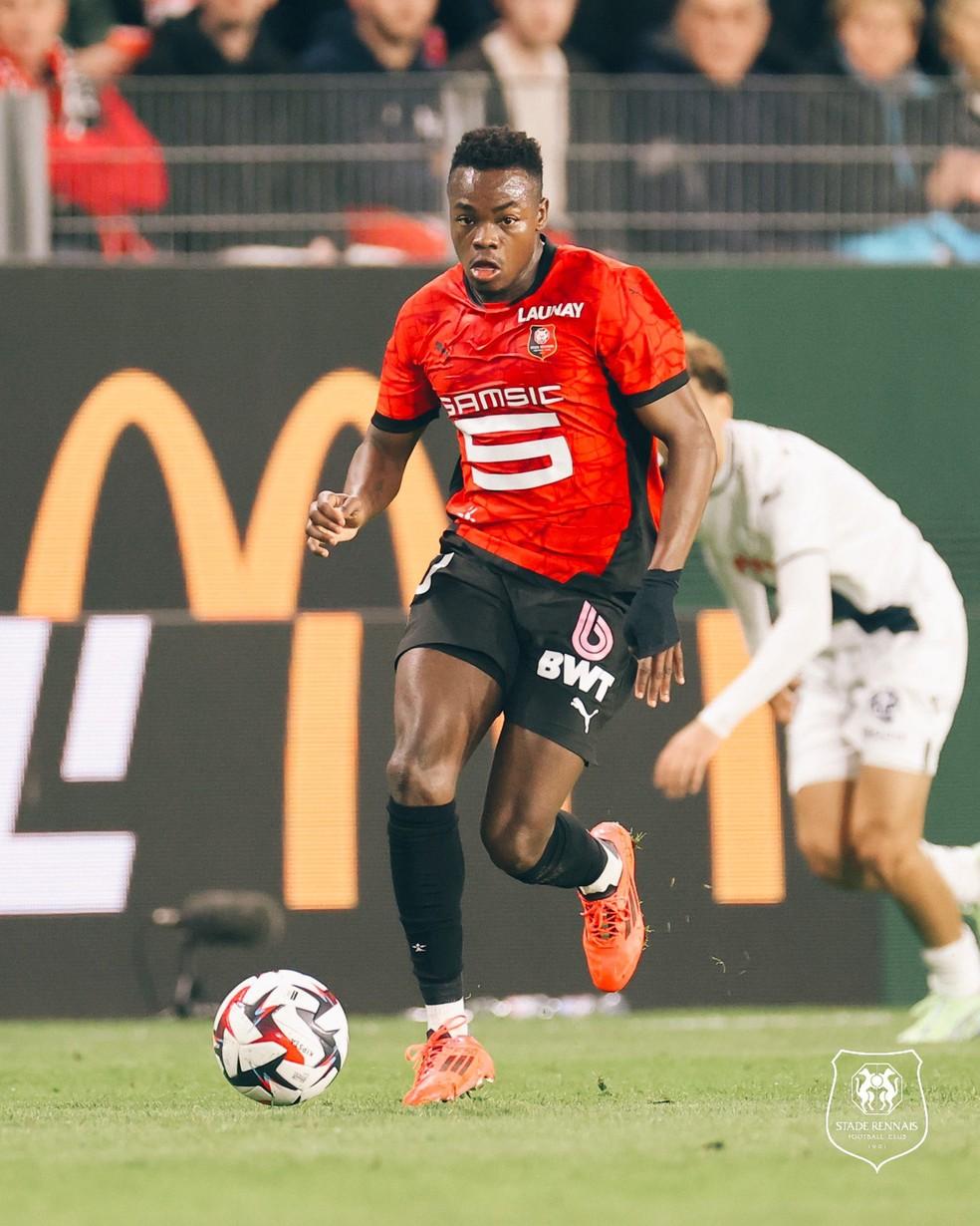 Andrés Gomez, alvo do Vasco, em ação pelo Rennes