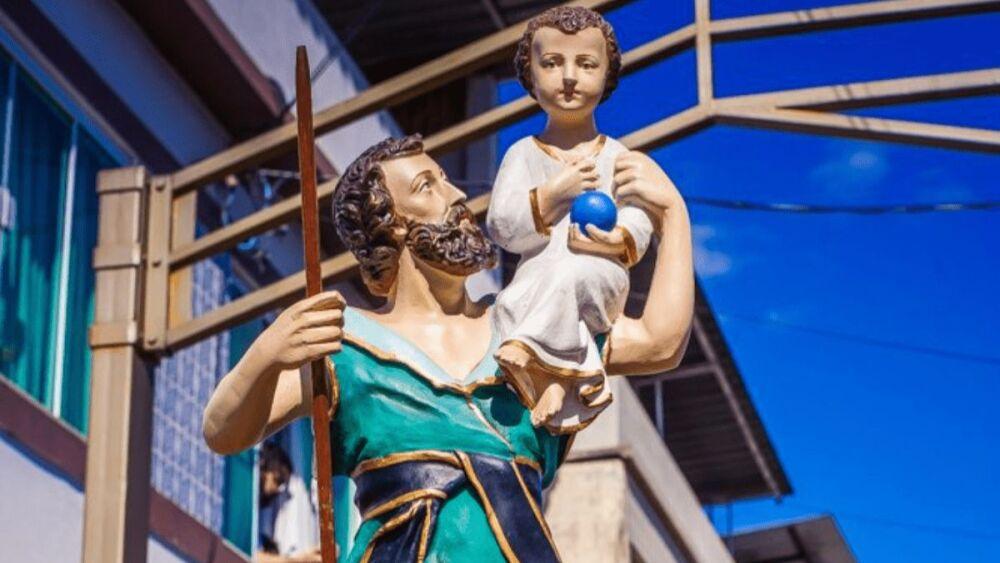 São Cristóvão carregando o Menino Jesus