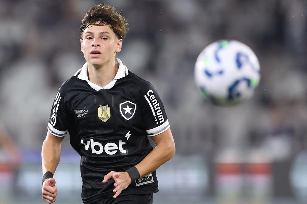 Montoro, do Botafogo, contra o Corinthians