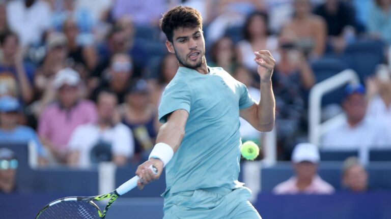 Carlos Alcaraz avança para a final do Masters 1000 de Cincinnati após vencer Alexander Zverev