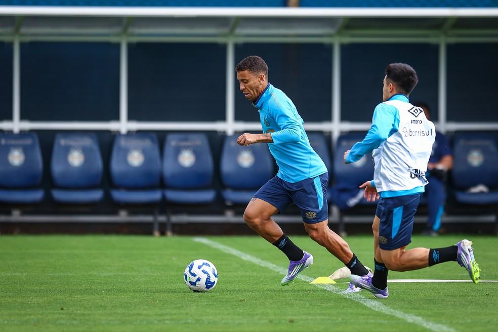 Marcos Rocha em treinamento do Grêmio no CT Luiz Carvalho