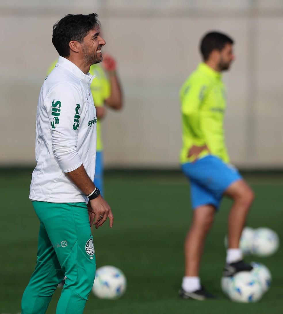 Abel Ferreira durante treino do Palmeiras em Lima, no Peru