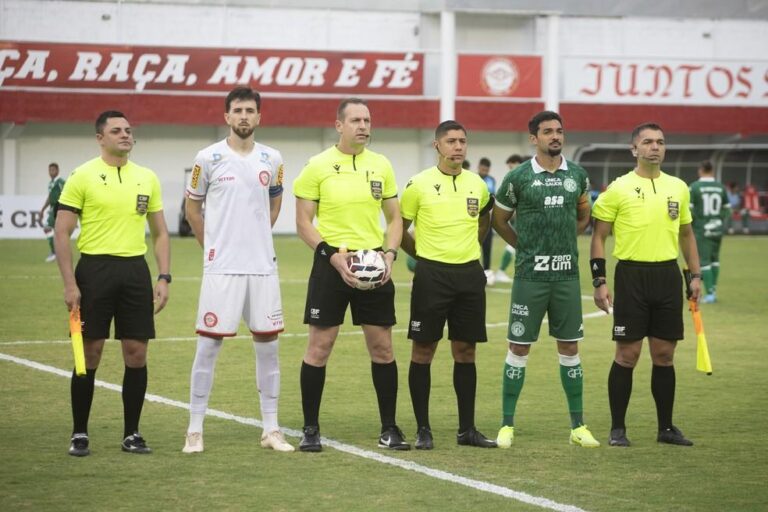 Lucas Justen brilha e Guarani empata em jogo decisivo na Série C