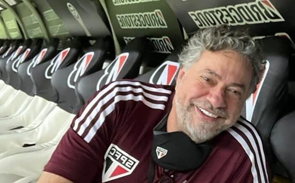 Julio Casares, presidente do São Paulo, falando sobre as negociações