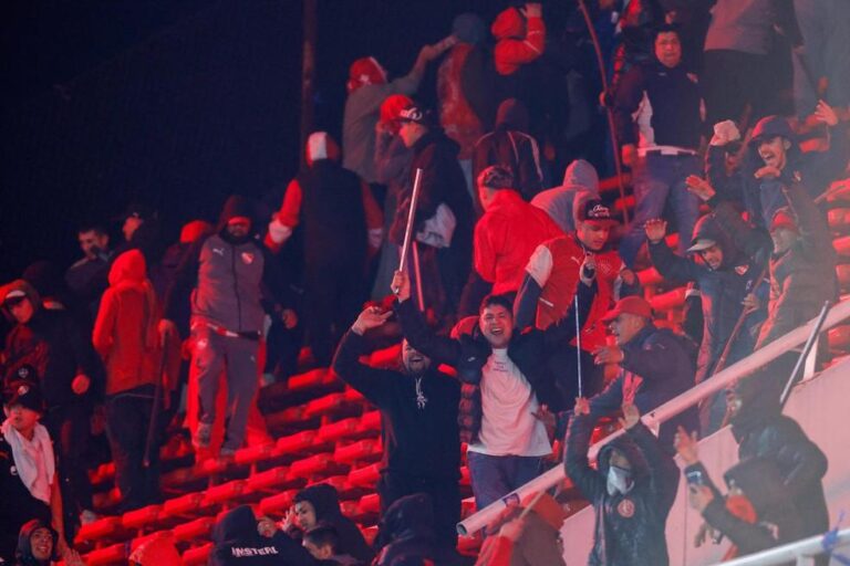 Violência em partida da Sul-Americana gera reações de clubes e autoridades