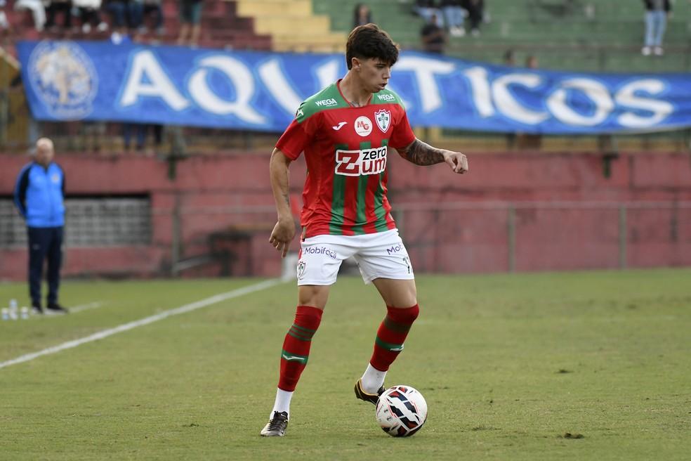 Cauari em partida da Portuguesa na Série D