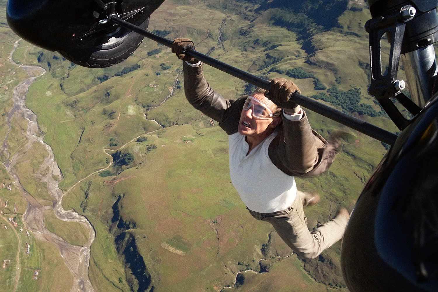 Tom Cruise como Ethan Hunt em Missão: Impossível - O Último Julgamento