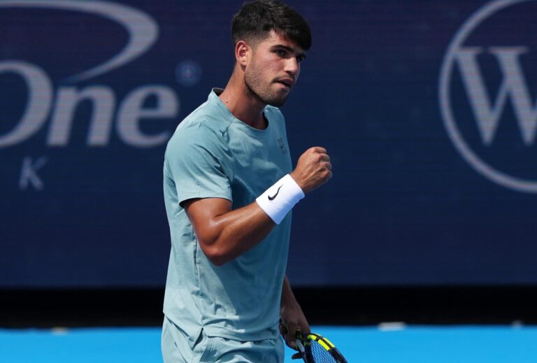 Carlos Alcaraz vence Dzumhur em partida desafiadora no Masters de Cincinnati