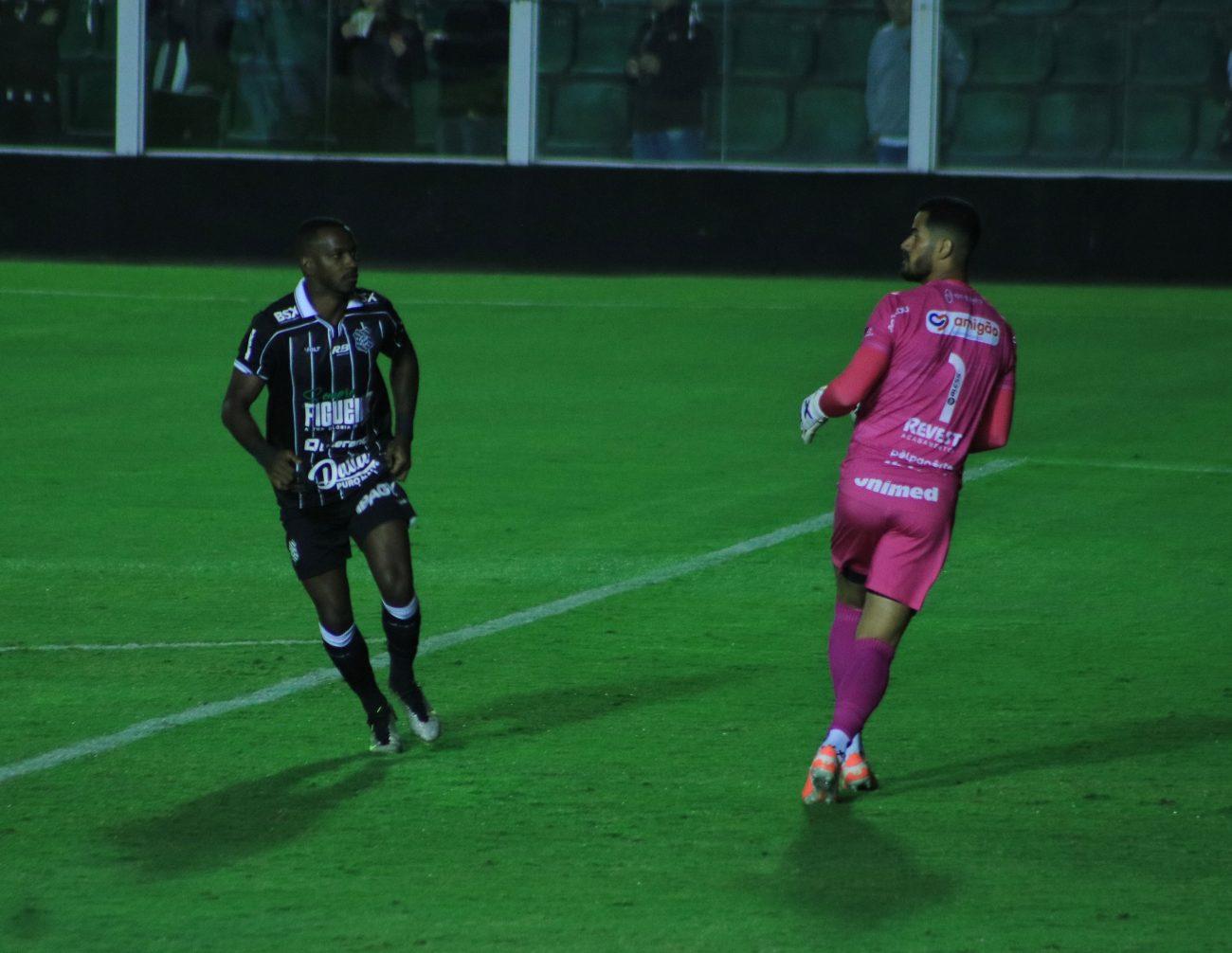 Figueirense ficou no empate em 1 a 1 com o Maringá.