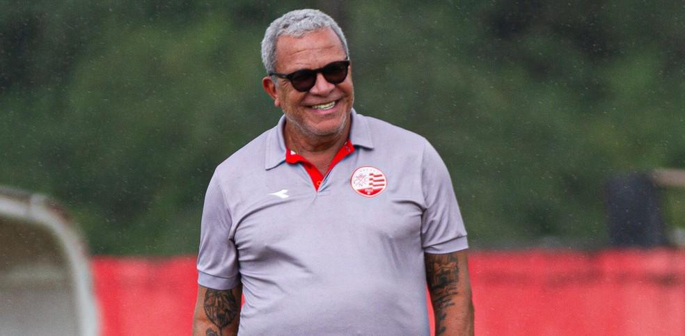 Hélio dos Anjos, técnico do Náutico