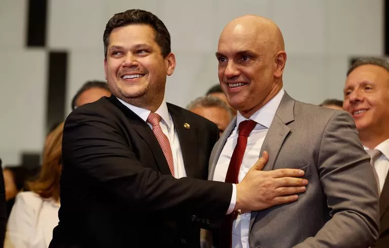 Alianças de Moraes em Tempos de Crise: Redes de Influência no Cenário Político Brasileiro