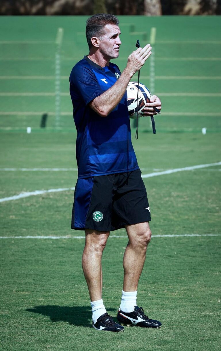 Goiás vive semana de cobranças após derrota, afirma Vagner Mancini