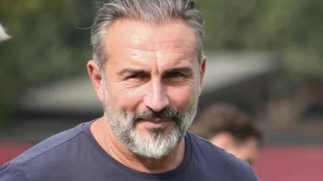 Davide Dionigi, treinador da Reggiana, enfatiza a importância do trabalho em equipe.