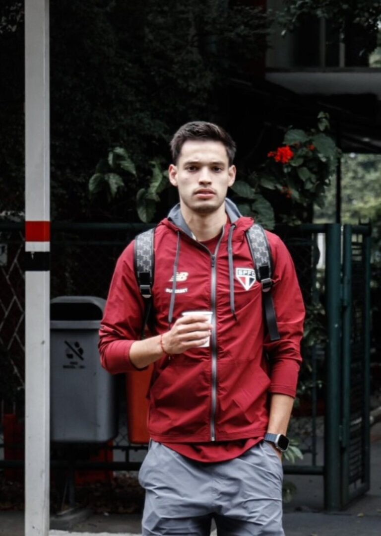 São Paulo é punido pela FIFA e fica proibido de registrar novos jogadores