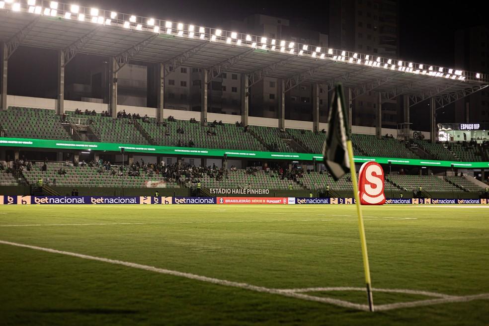 Serrinha recebe Goiás x Operário-PR nesta noite