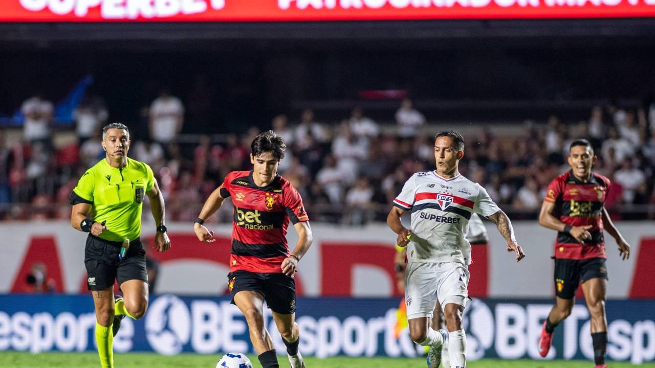Lenny Lobato do Sport Recife durante a partida