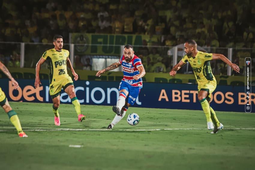 Partida entre Mirassol e Fortaleza, pelo Brasileirão 2025