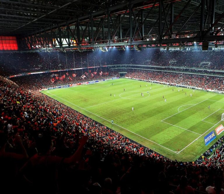 Ingressos Esgotados para Athletico x Corinthians e Expectativa de Grande Público