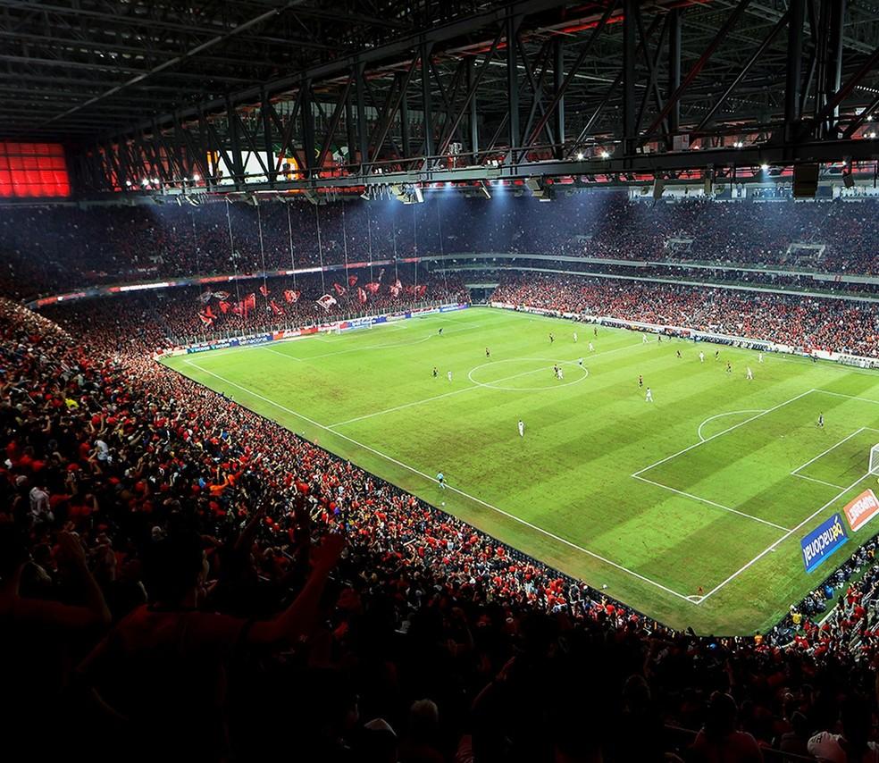 Torcida do Athletico na Ligga Arena