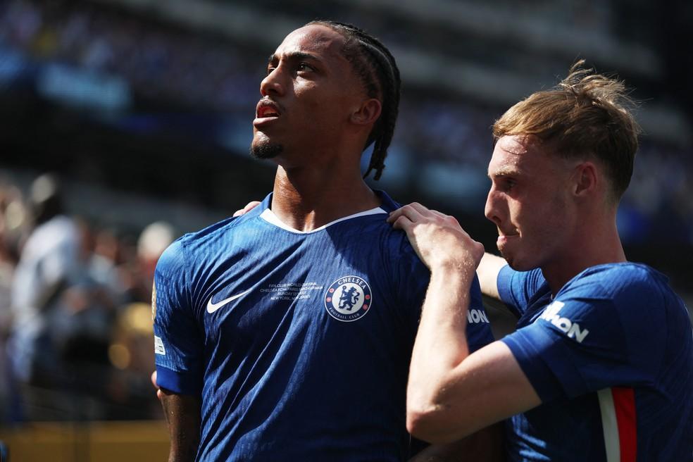 João Pedro e Cole Palmer, atacantes do Chelsea