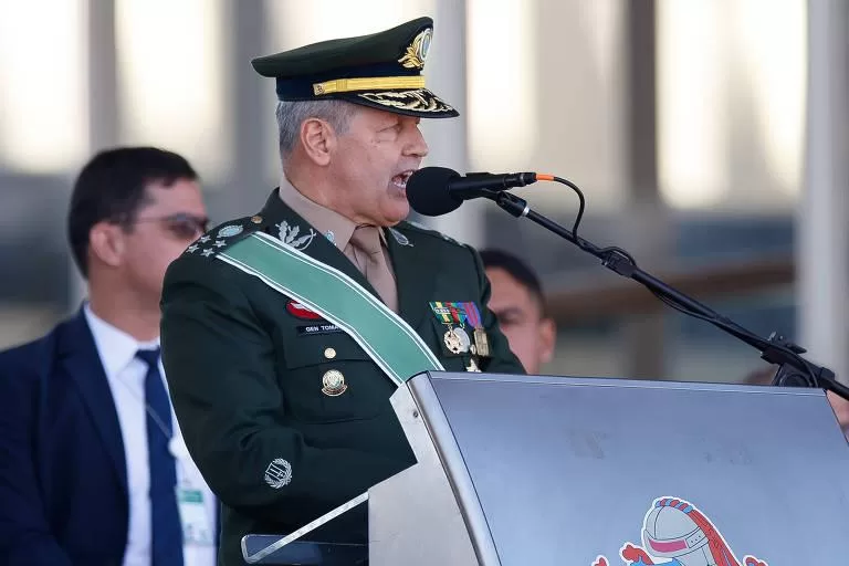 General Tomás Paiva ressalta imparcialidade do Exército em homenagem ao Dia do Soldado