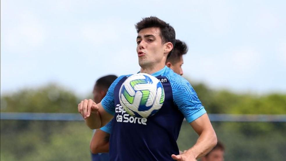 Léo Cittadini durante treino do Bahia