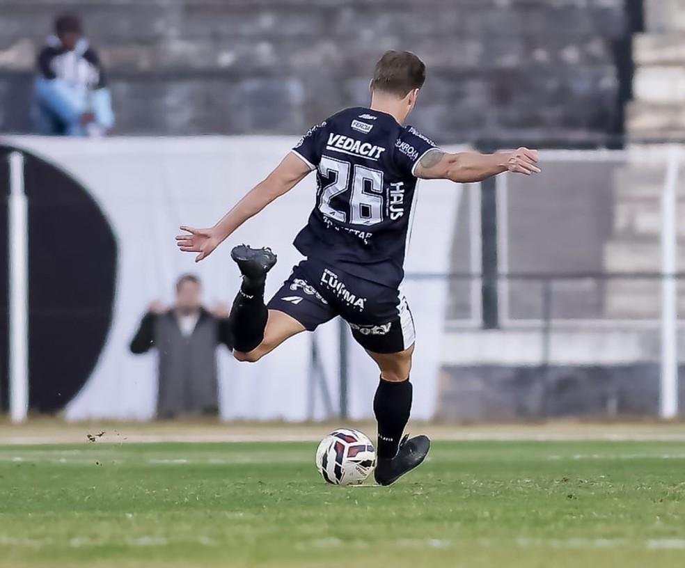 Kadu faz golaço de falta no último lance para definir classificação da Inter de Limeira