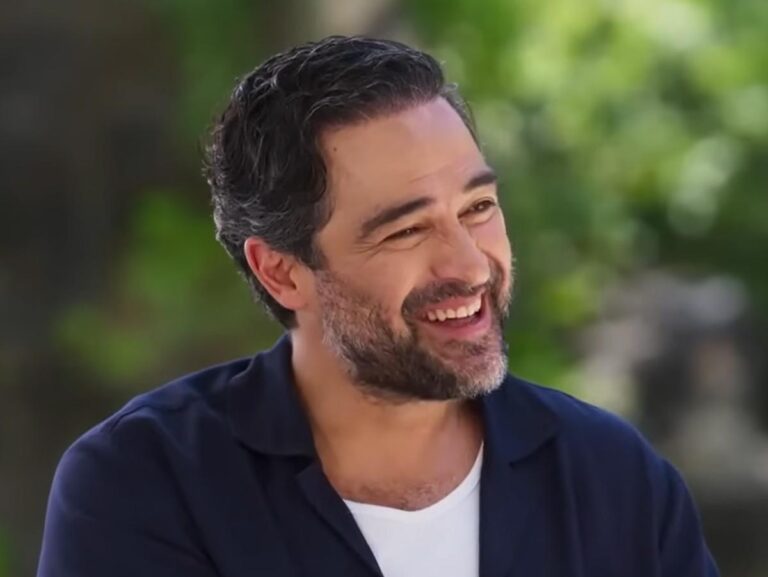 Alfonso Herrera compartilha lembrança engraçada do RBD e ironiza cansaço de colegas