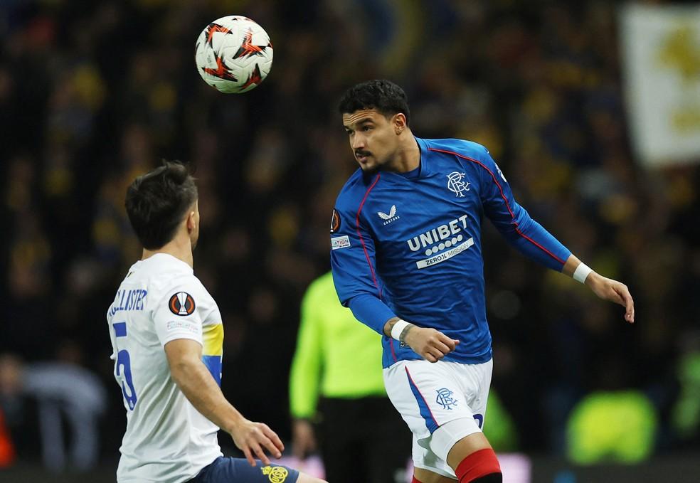Jefté em ação pelo Glasgow Rangers