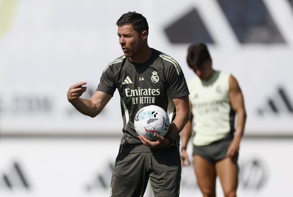 Real Madrid do técnico Xabi Alonso estreia em La Liga 2025/26