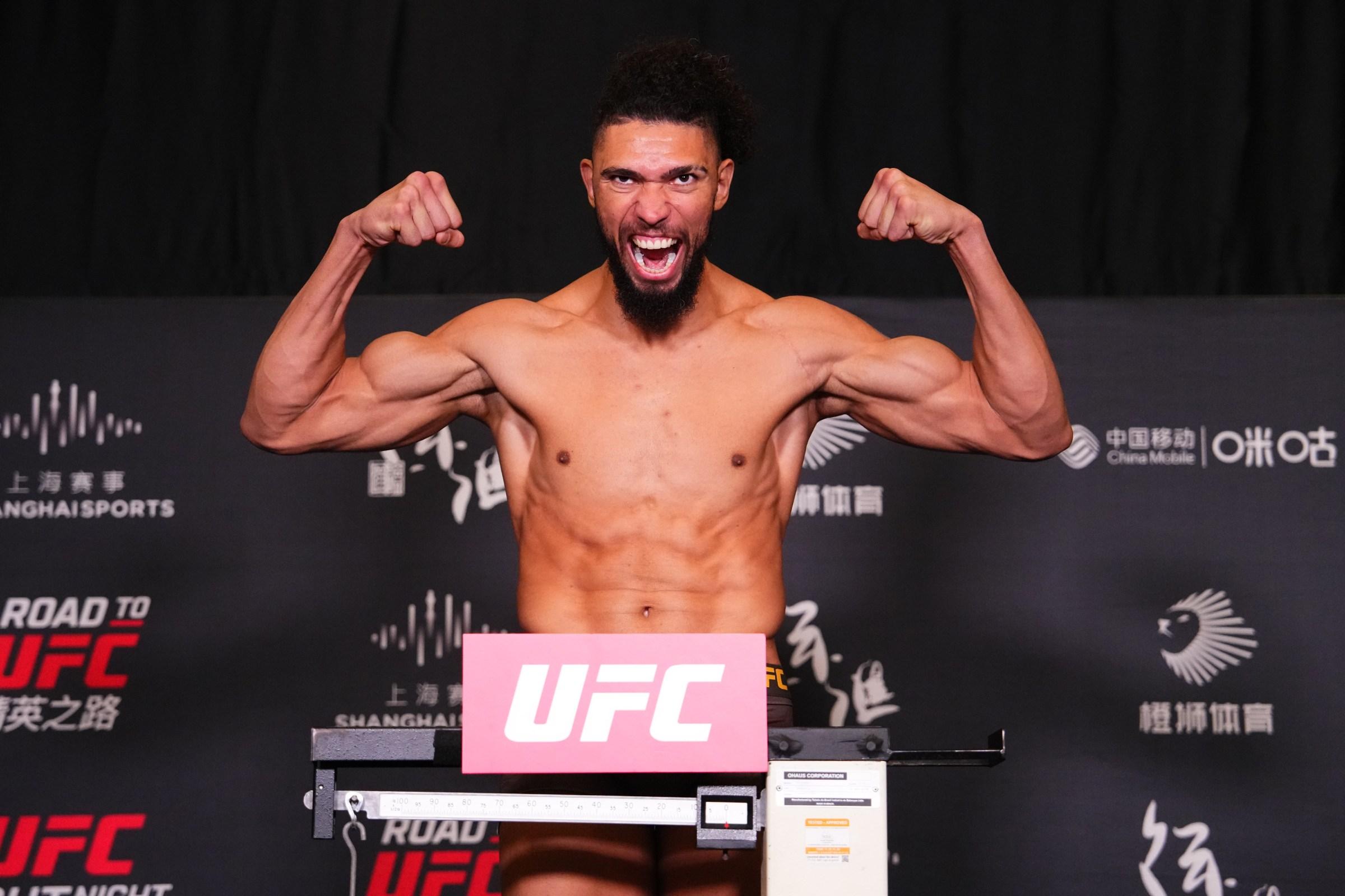 UFC Fight Night: Walker v Zhang Weigh-in