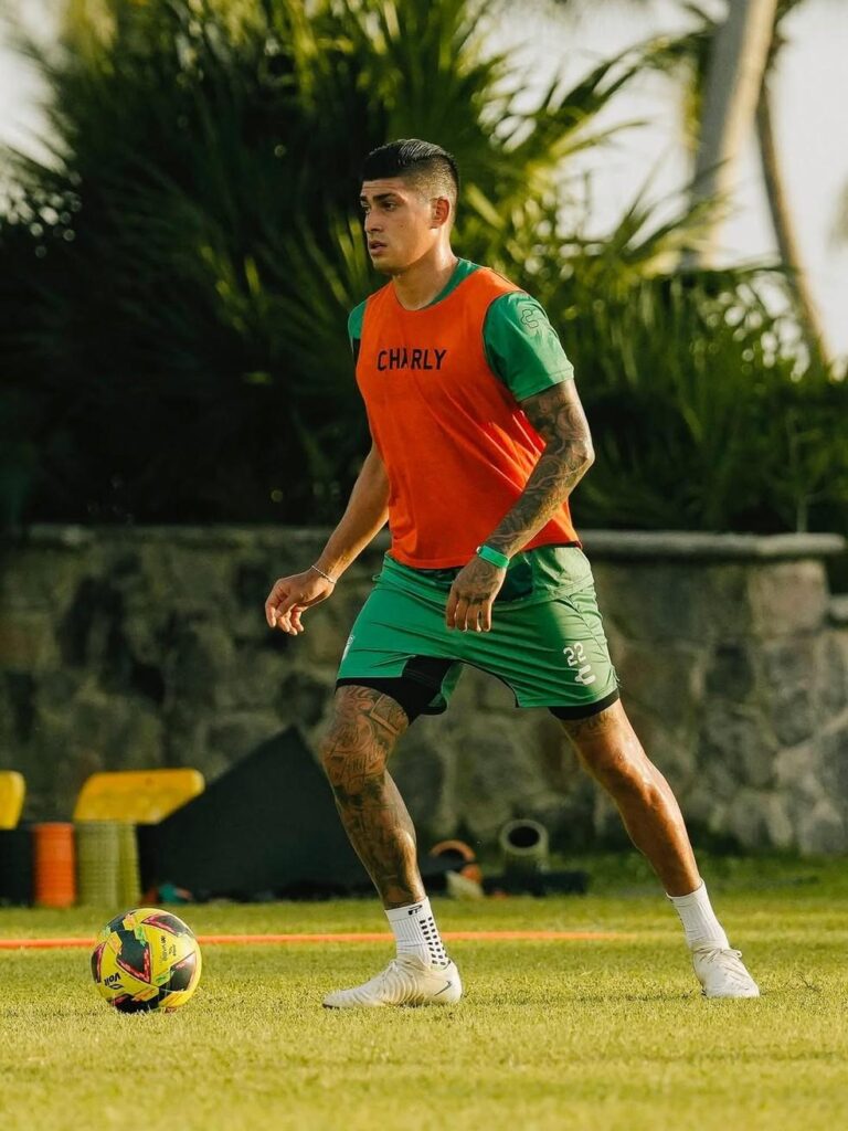 Santos se aproxima da contratação do zagueiro Adonís Frías, do León