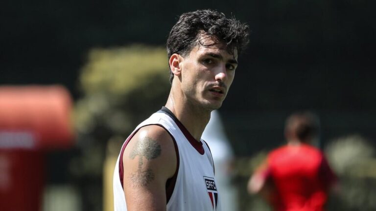 Dinenno Pode Ganhar Oportunidade em Jogo Contra o Cruzeiro