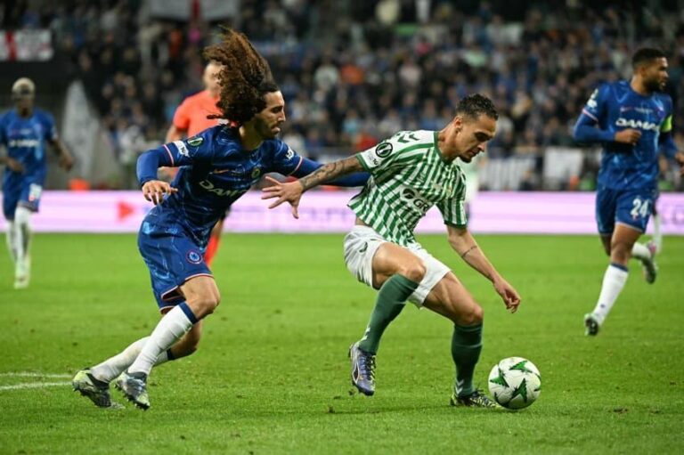 Técnico do Betis Revela Empecilho para Contratação de Antony