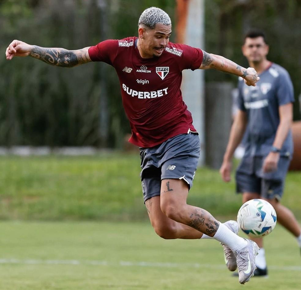 Luciano em treino do São Paulo em Medellín