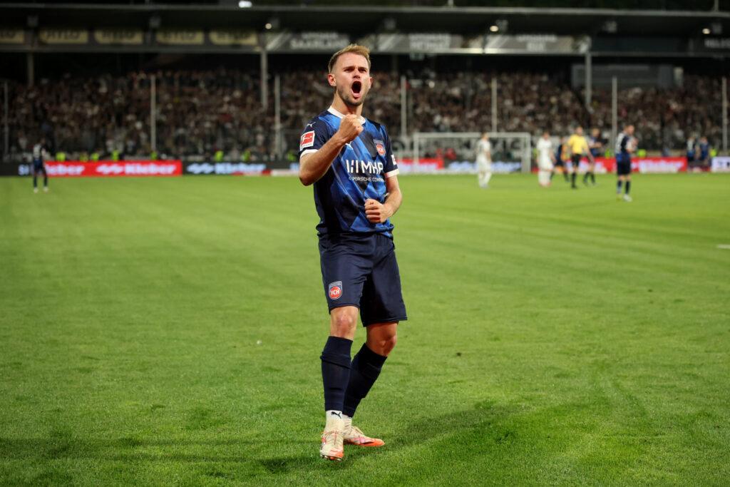 Jogador da equipe de futebol Borussia Mönchengladbach