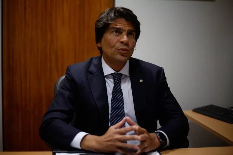 Reforma Administrativa: Fim das Férias de 60 Dias e Limitações no Teletrabalho