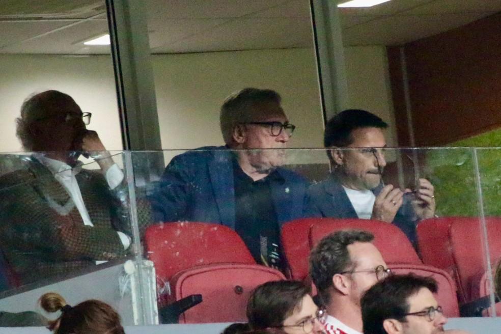 Carlo Ancelotti no Beira-Rio, acompanhado de Paulo Roberto Falcão e Rodrigo Caetano