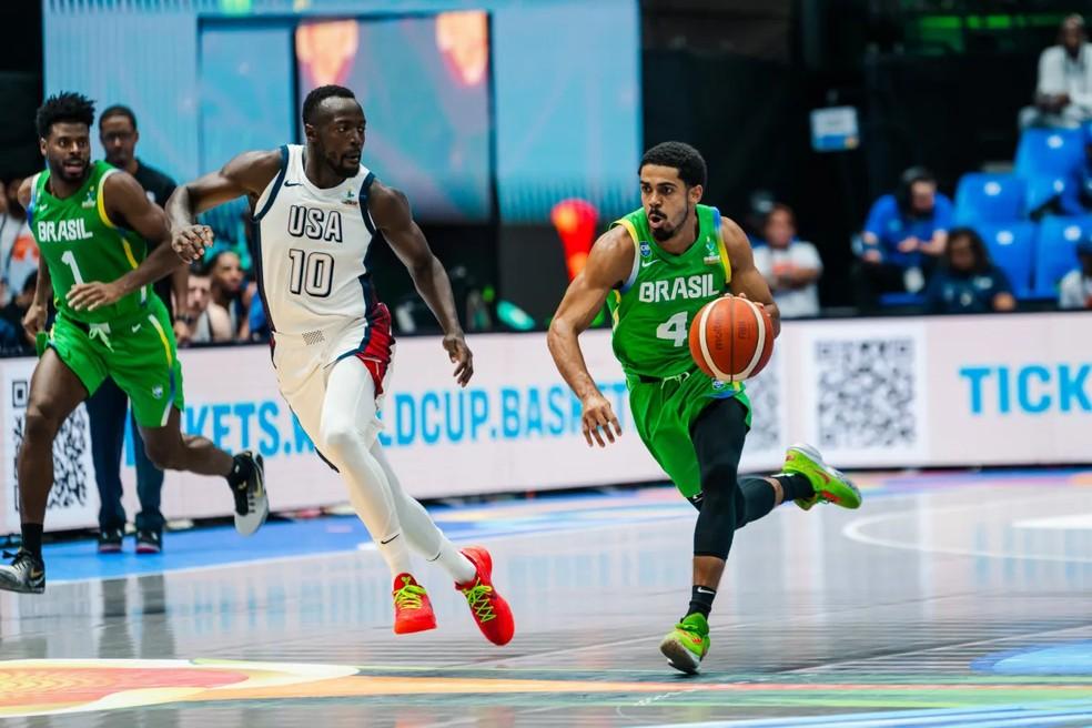 Alexey tenta levar o Brasil ao ataque