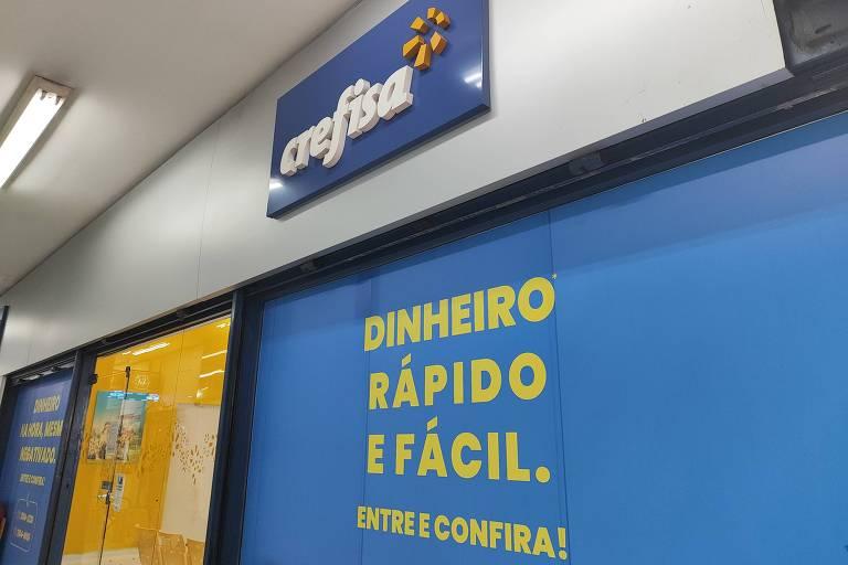 Fachada de uma loja da Crefisa