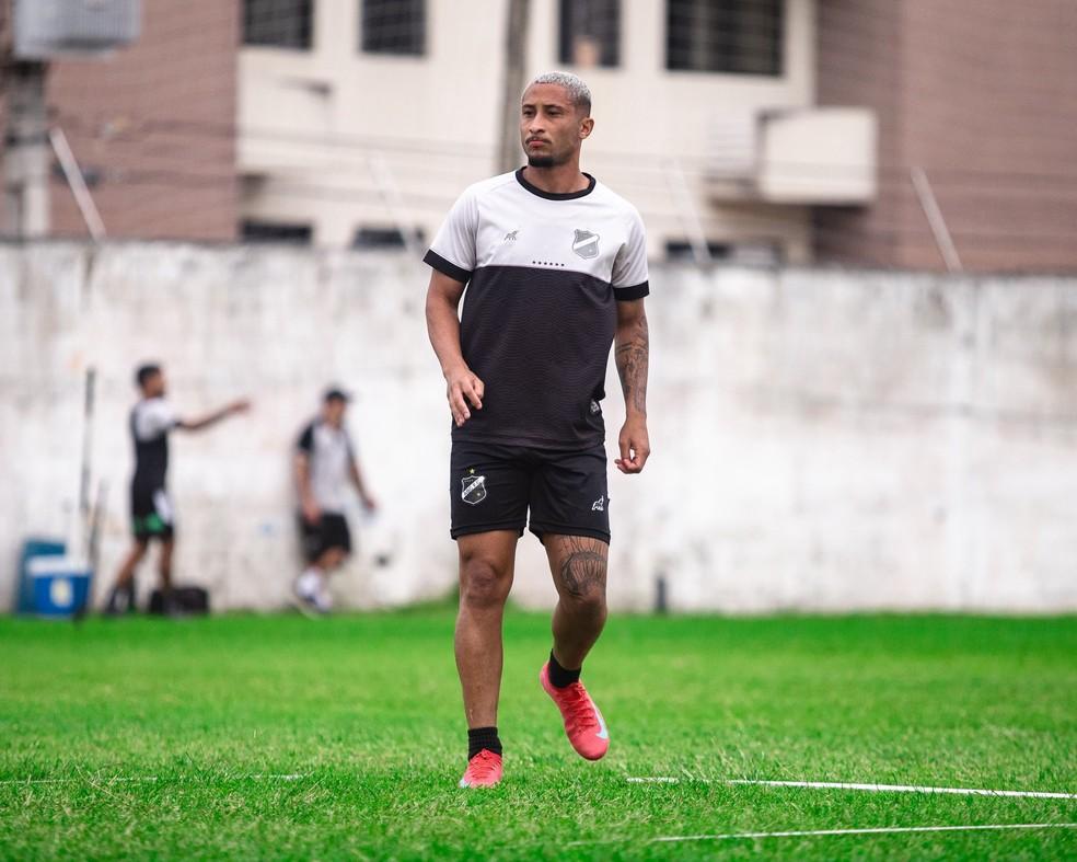 Ronaldy, artilheiro da Série D, com 10 gols pela Tuna Luso, se apresentou ao ABC na quarta-feira