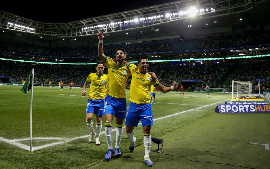 Palmeiras comemora gol diante do Sport