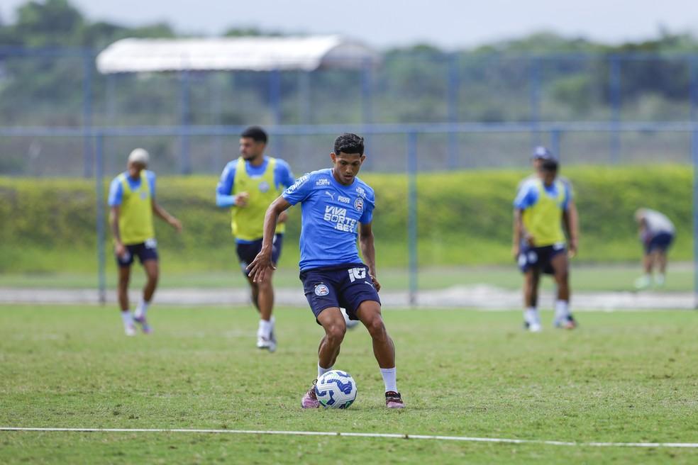 Pulga em treino pelo Bahia