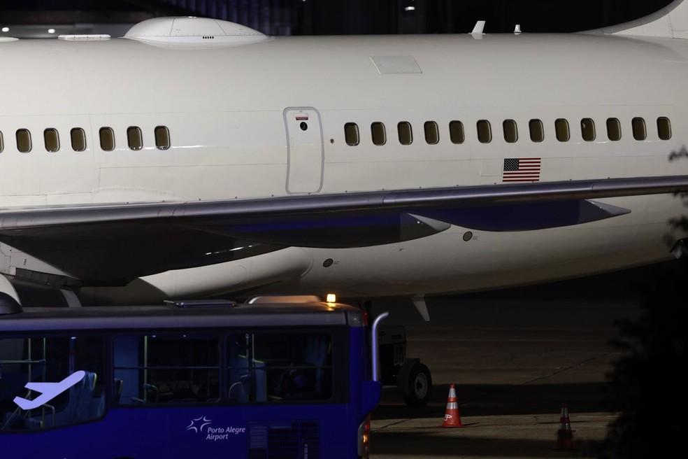 Aeronave da Força Aérea dos Estados Unidos no Aeroporto Internacional Salgado Filho, Porto Alegre