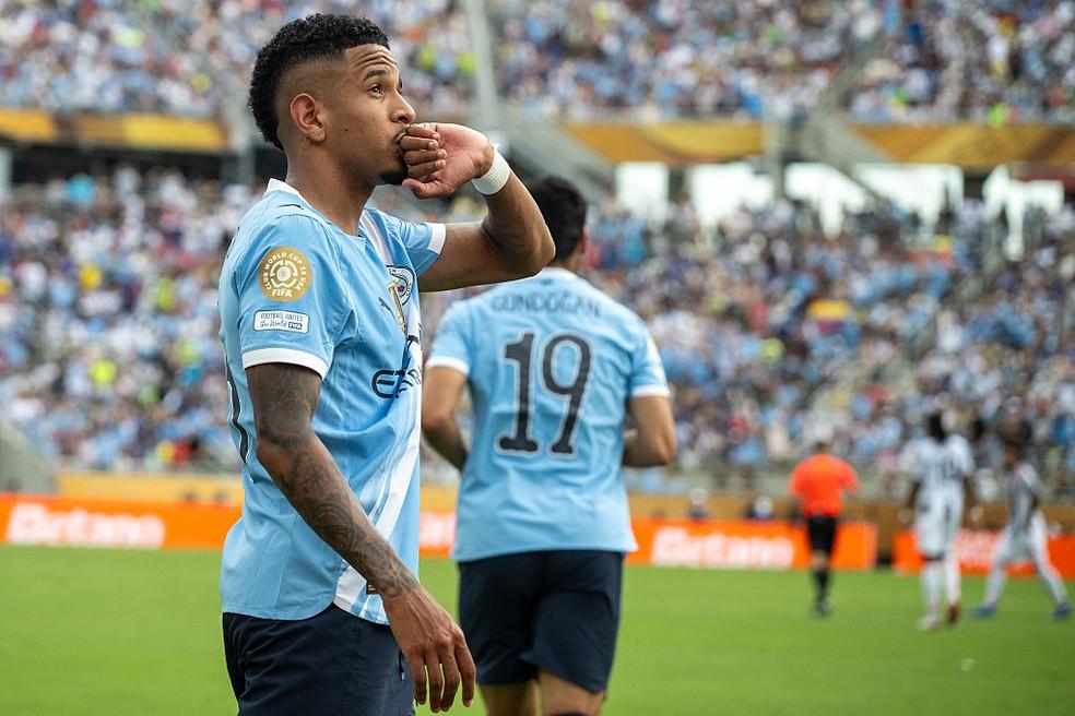 Savinho mostra confiança para maior protagonismo no Manchester City