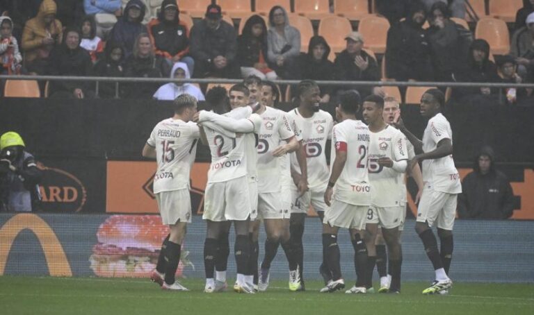 Lille goleia Lorient e assume a liderança da Ligue 1