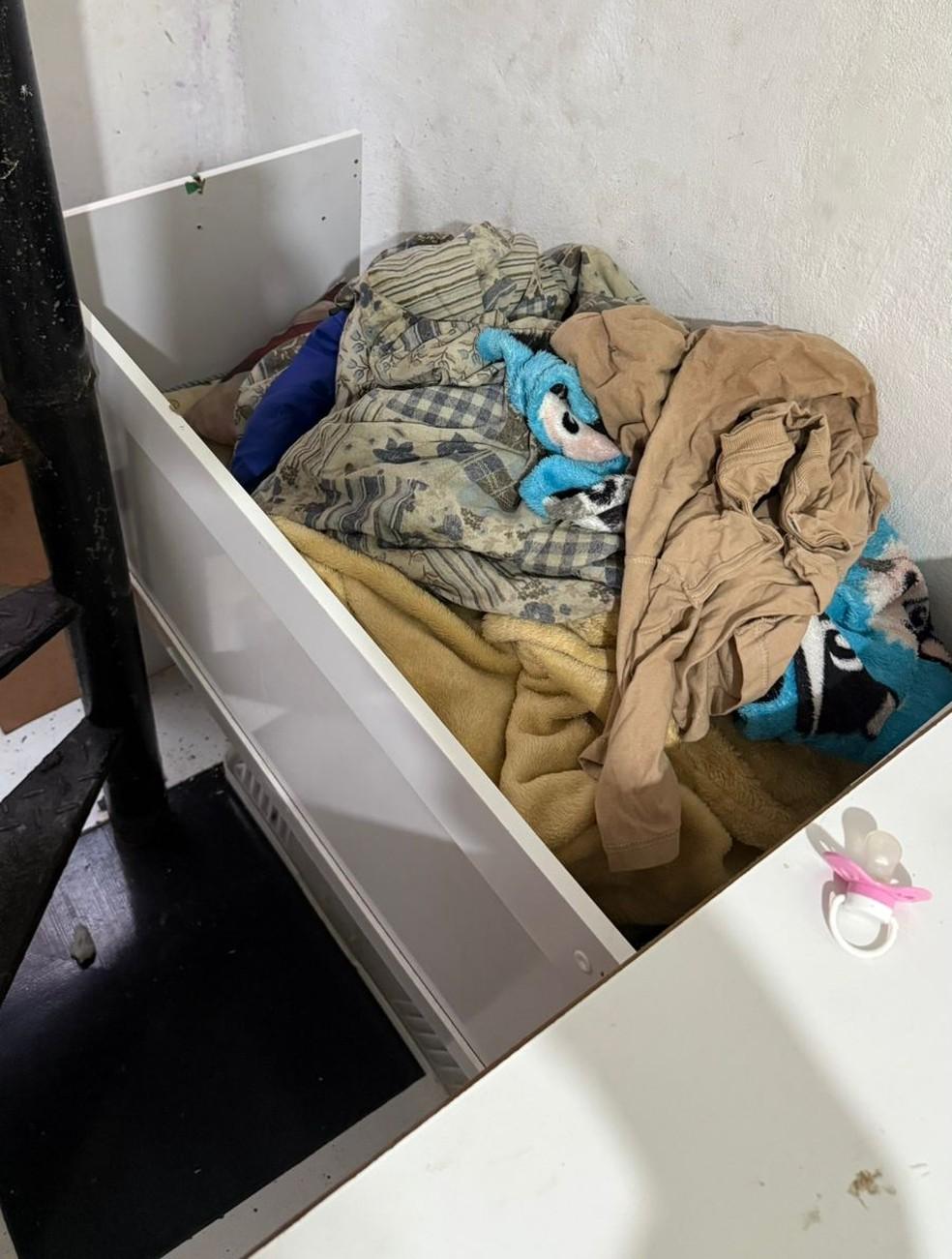 Casa onde crianças ficavam estava insalubre, diz polícia