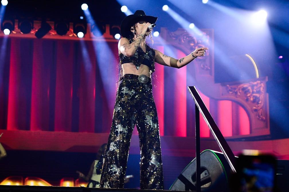 Ana Castela em sua apresentação em Barretos