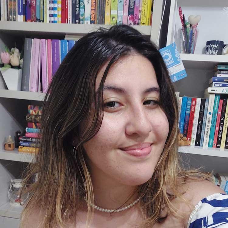 Letícia Sabatella e Daniel Dantas em cena da peça 'Ilíada'