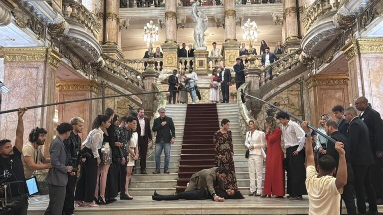 Os Bastidores da Impactante Queda de Maria de Fátima em “Vale Tudo”